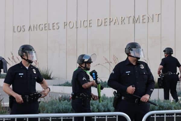 2025 Lapd Officers Guard Los 125209328 2025 Lapd Officers Guard Los 125209328