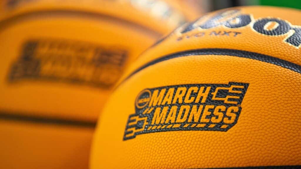 Marchmadness Ball 1